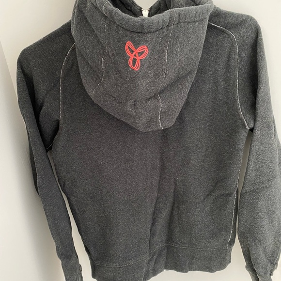 TNA Aritzia Sweater - Picture 2 of 2